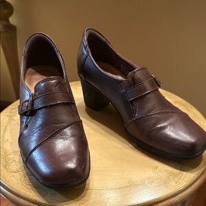 G. H. Bass & Co. Elegant Brown Women's Shoes size 8.5 M